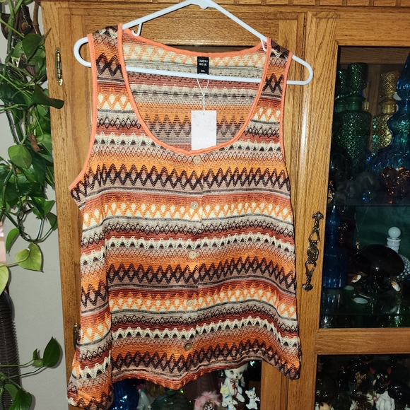 Groovy Knit Vest - Picture 2 of 2